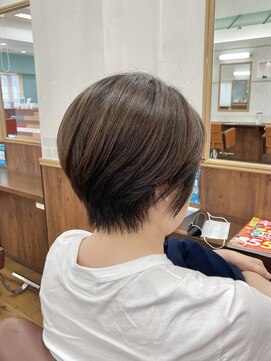 トップヘアー 中庄店(TOP HAIR fuapua) 襟足スッキリアッシュカラーショート『Nao』