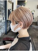 ミルクティーベージュボブショート_耳かけショートカット_198