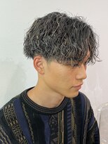 センターパート波巻きパーマスパイラルパーマツイストスパイラル