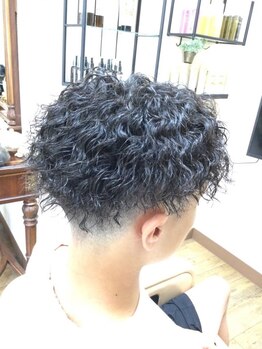 カット イン ヌーボ(cut in NOUVEAU)の写真/≪セットしなくても一気に雰囲気を格上げするパーマ≫シンプルで洗練されたデザイン力で「自分らしさ」を＊