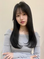 黒髪ロングナチュラルレイヤーぱっつん前髪韓国ヘア
