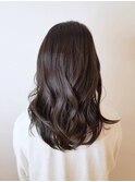 オトナ女子ツヤ髪アッシュカラーふんわりミディシースルーバング