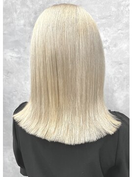 ラックスビー オオサカ  梅田茶屋町店(LUXBE OSAKA) ホワイトブロンド