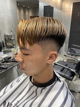 エフエム 明大前(FM) バーバー 刈り上げショート/アップバング/フェードカット