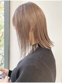 毛利/秋冬ミルクティーグレージュ前下がりボブ20代ケアブリーチ
