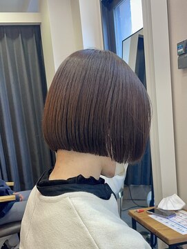 ソイ(soi) コンパクトでまとまるぷつっとモードな丸みミニボブ