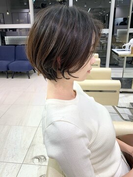 アンド ストーリーズ(&STORIES) ショートボブ髪型20代30代前髪あり前髪なし面長丸顔【荒牧】AY