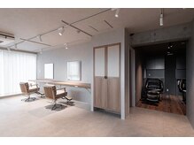 ウノ 向ヶ丘遊園(UNO)の雰囲気（開放感ある広い店内はフレンチインテリアのオシャレな空間☆）