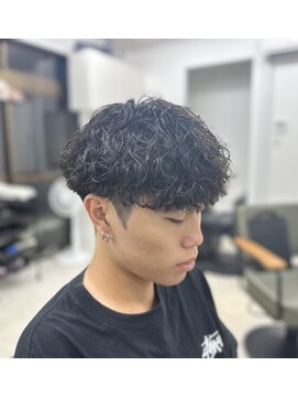 ジャス(Jus) 波巻きパーマ