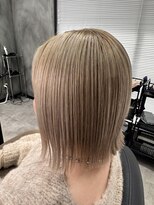 クラッチバイシオンアグリゲイト(CLUTCH by Zi-on aggregate) ミルクティーベージュ×ショートボブ
