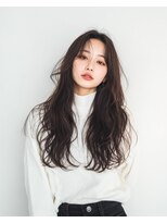 ハーツオオサカ(HE:ARTS OSAKA)&nbsp;ふんわりセンターパートロング×ナチュラルパーマ