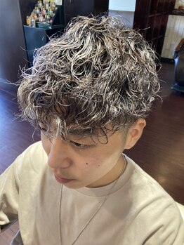 アジュール(AZUR)の写真/【メンズカジュアル】トレンドパーマとヘッドスパで身だしなみUP！清潔感◎