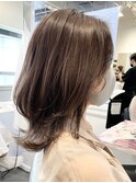 横浜西口ショートボブ顔周りレイヤーボブイルミナカラーベージュ