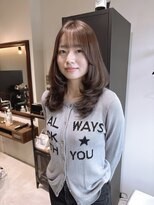エデル(edel)&nbsp;ワンカラーでできる明るめベージュとレイヤーカットがかわいい！