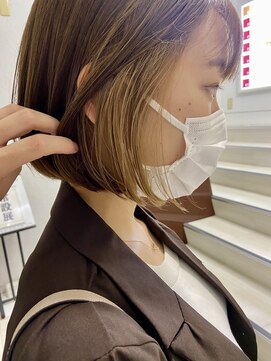 インビテーション(invitation) ラインボブ・インナーカラー・イルミナカラー・ベージュカラー