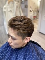 リンク(LiNK)&nbsp;ツーブロック・アップバングスタイル