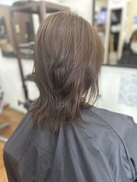 ヘアーサロン カラー 色彩店(COLOR) ベージュカラー+レイヤーカット