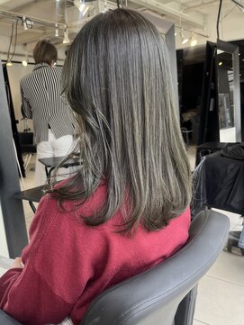 アクアオモテサンドウ(ACQUA omotesando) △ブリーチなしダブルカラーオリーブグレージュレイヤーカット