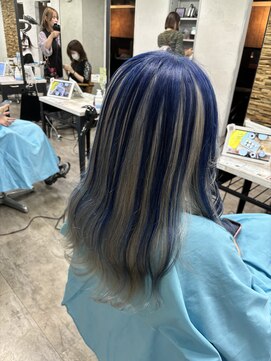 プライズ アイリス 池袋東口店(prize Iris) アンブレラカラー/ブルー/ホワイトシルバー/派手髪/池袋