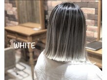 ホワイト 伊勢崎(WHITE)