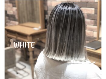 ホワイト 伊勢崎(WHITE)の写真/こだわりのバレイヤージュで、憧れのホワイトシルバーに◎透明感あふれる髪色は振り返られる美しさへ。
