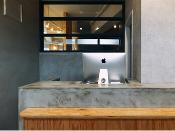 MEN'S regalo 八尾 メンズ眉毛/メンズパーマ【メンズ レガロ】 の写真/ダウンパーマ×韓国風で魅せる最旬メンズスタイル★"垢抜けたい"男性の為のワンランク上のメンズサロン!