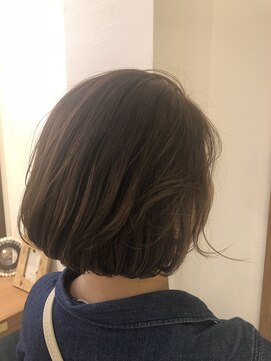 ロンドアベニール 北千住(Lond avenir) namie カットだけでまとまるボブスタイル