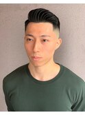 スキンフェードサイドグラデーションバーバーカットサイドパート