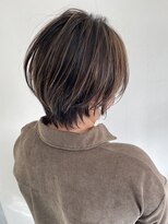 モノリス(monolith) くびれショート大人ハイライト