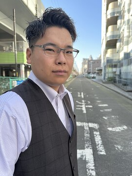 ロミーオム 本厚木(ROMMY. Homme) 刈り上げツイストスパイラルパーマ無造作メッシュメンズヘア