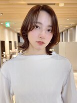 肌を美しく見せる、品格大人ショート