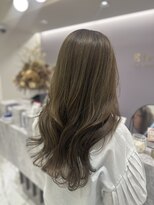 くすみオリーブベージュ