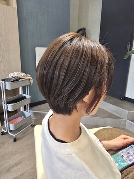 ウル(ULU) 丸みショート