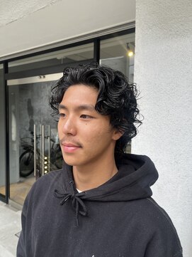 ジリ(JILI) 【JILI】ミディアム ウェーブパーマ メンズ ◎上辻