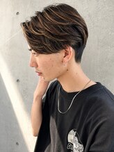 【フェザーショート】メンズサロンYUIMARLSLOWが提案する、羽のような毛流れで軽やかに決まるショートヘア
