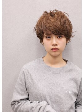 エヌ(N) 外ハネショート