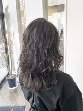 ブレイズ ザ サロン(BLAZE THE SALON) 徹底的に赤味除去!!ノンブリーチ透け感アッシュ【BLAZE 大庭】