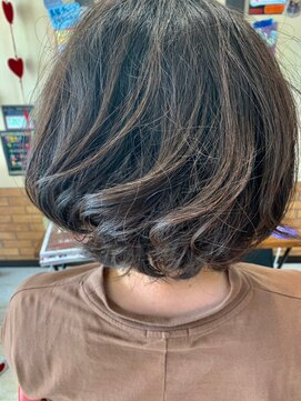 ヘアスタジオブービー 大人可愛いエアリーミディ