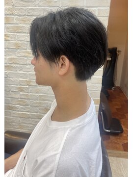 ヘアケアアンドヘアデザイン リベール(L:belle) サクラマチ/井野/メンズカット/センターパート/黒髪