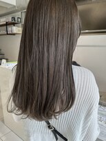 インカント バイ ハンズ incanto by hands グレージュ。