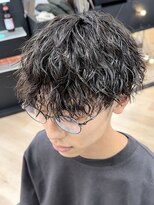 ウェイビーエフティフィフス 横浜西口(WAVEY ft.fifth) ツイストスパイラルパーマツイストパーマセンターパートマッシュ