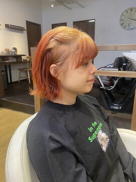 ヨロ(YoLo.) オレンジ×ベージュのデザインカラー 担当川角