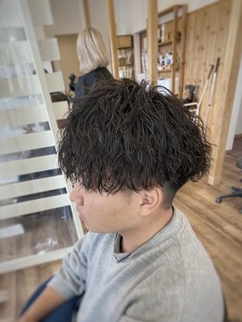 ヘアメイク コモレビ(hairmake komorebi) 【山本智文】ツイストスパイラルパーマメンズマッシュ