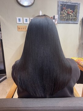 コモレビ(komorebi) 【嶋崎翔】これからのシーズンおすすめの美髪縮毛矯正