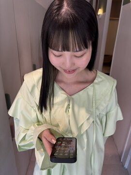 ムーム(Momb) さりげないポイントカラー