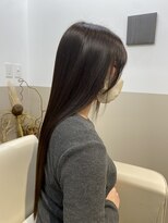 シュヴーブリヤン(cheveux brillants)&nbsp;『上品な艶髪ストレートロングヘアが魅せる横顔美人』