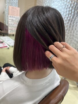 アズール 草加(azule) インナーカラー　イヤリングカラー　ビビットピンク