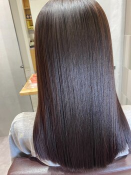 大事な髪と向き合い、丁寧に、時間を掛けて、絶対納得いただける仕上がりを大切にしています。