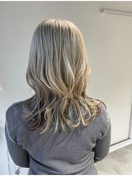 ニト(nito.) White beige