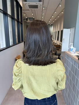 アヴェリー(avely) 外はねカット/レイヤーカット/髪質改善/頭浸浴ヘッドスパ